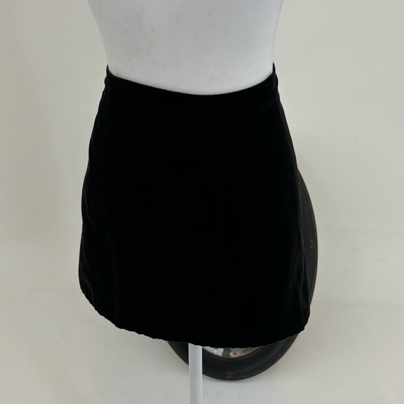 Divided Zip Up Mini Skirt - Picture 3 of 4